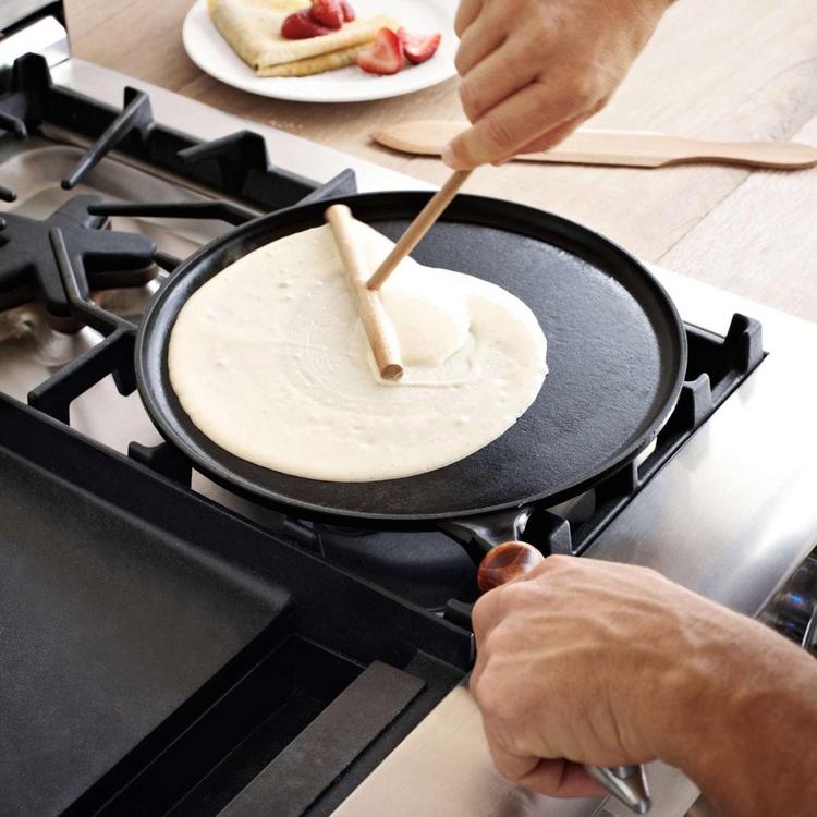 Staub Cast Iron Crepe Pan with Spatula & Spreader (11 inches)