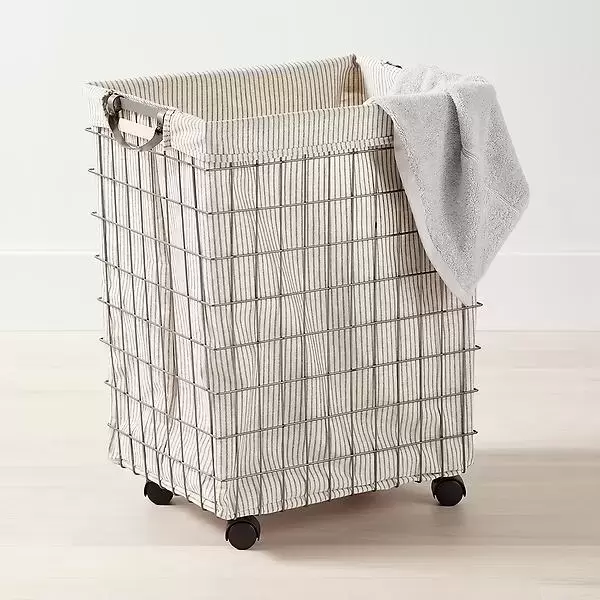 Harvest Rolling Hamper with Wheels