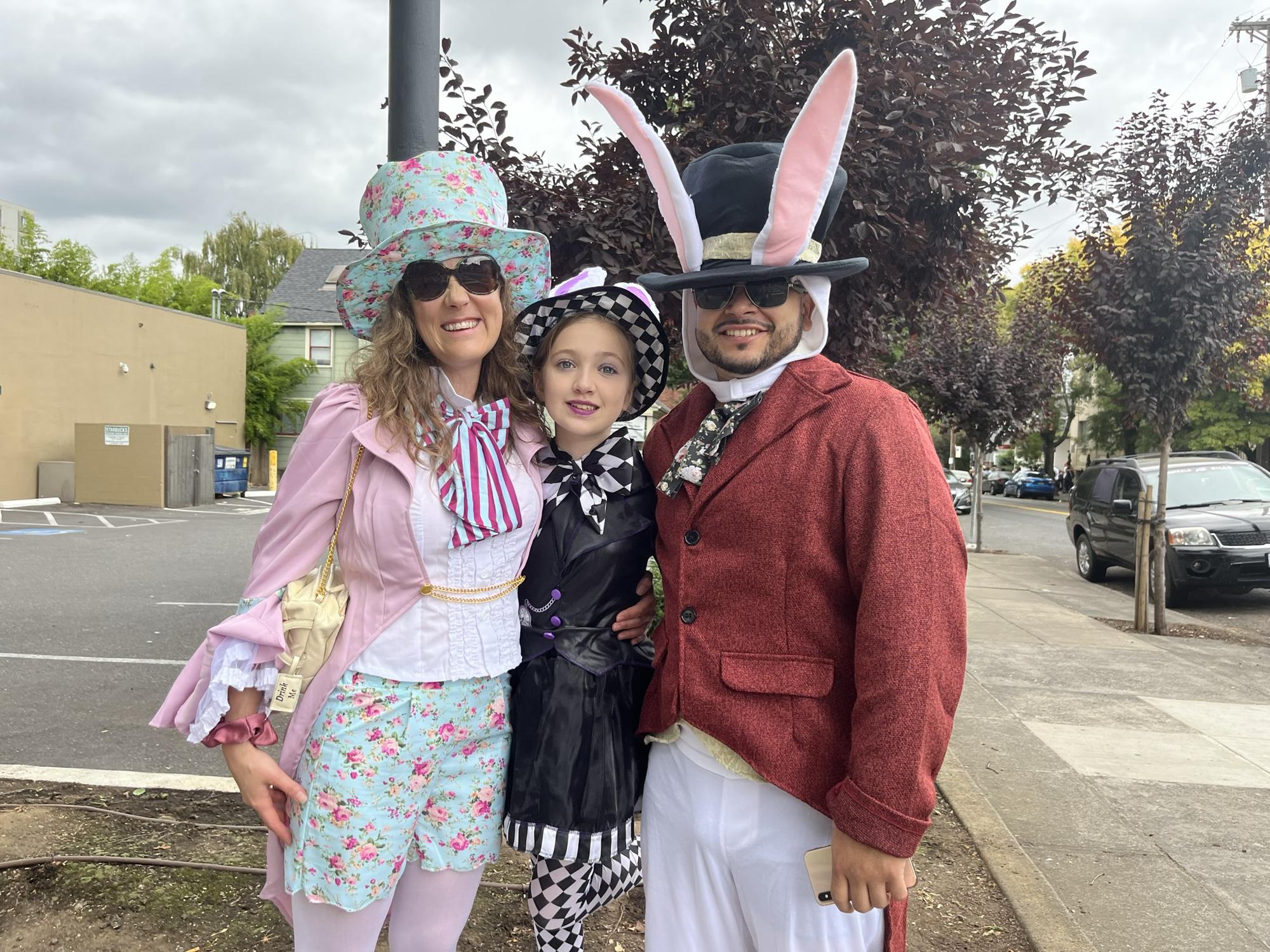 Joey is always such a good sport when it comes to my crazy ideas! This was an Alice In Wonderland scavenger hunt we did in Downtown Portland. We walked A LOT but it was so fun! 🐰🎩