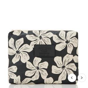 Nāʻū Mid Pouch in Sandstone on Black by Coco Ho | ALOHA Collection