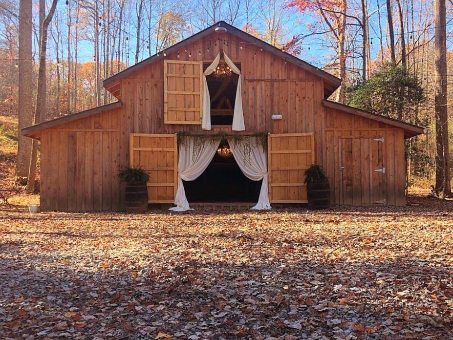The Wedding Website of Amanda Acord and Spencer Brewer