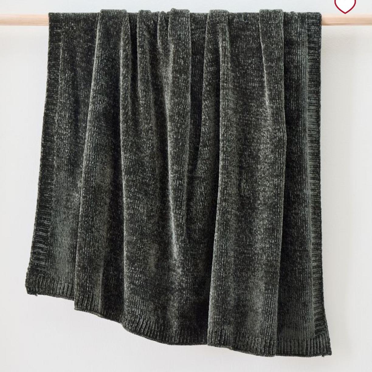 Luxe Chenille Throws - Dark Moss