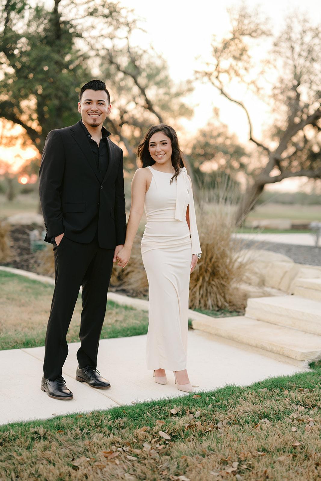 The Wedding Website of Vivian Martinez and George Antu