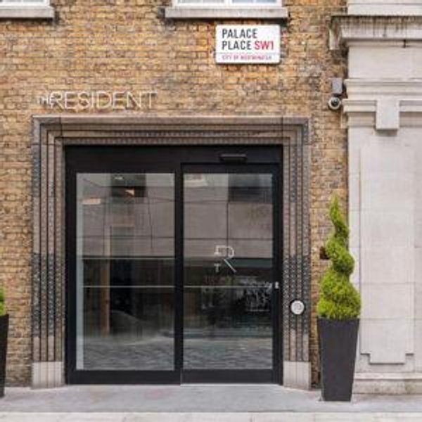 13 Night Stay In London