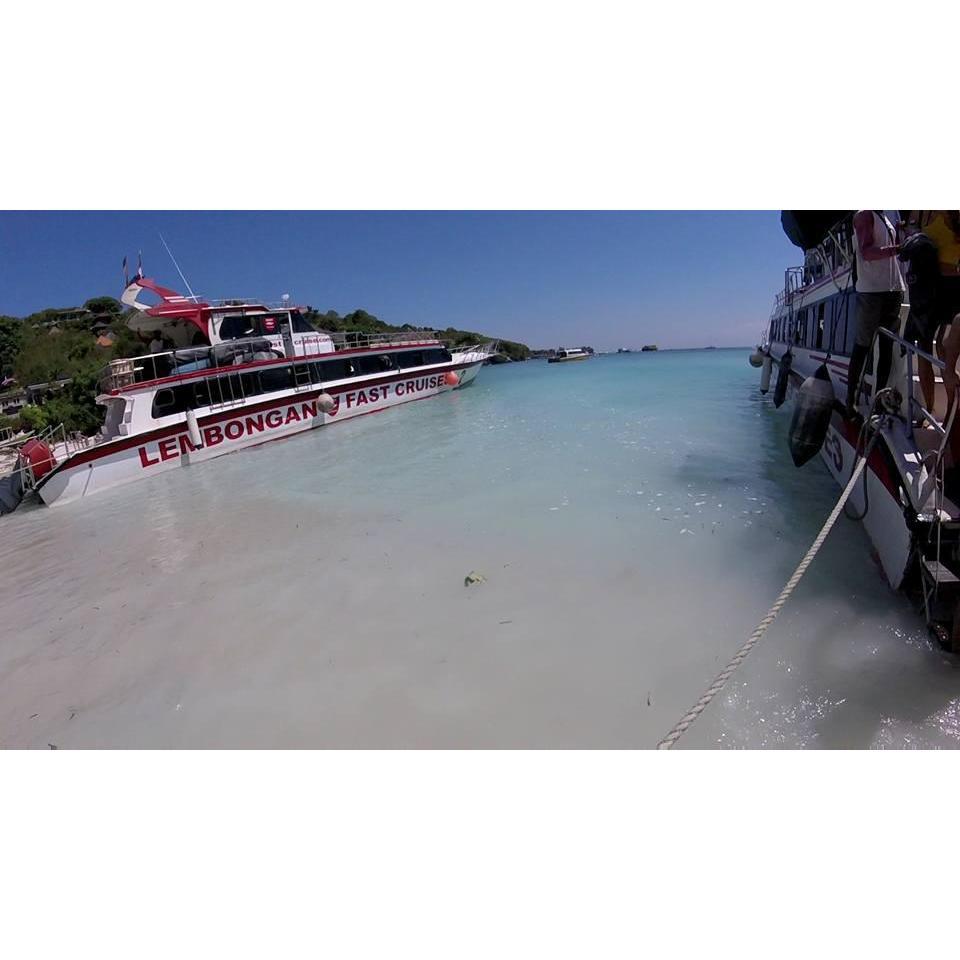 The fast boat arrived at Nusa Lembongan!!