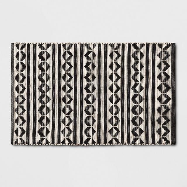 2'6"x4' Geometric Woven Accent Rug Black - Project 62™