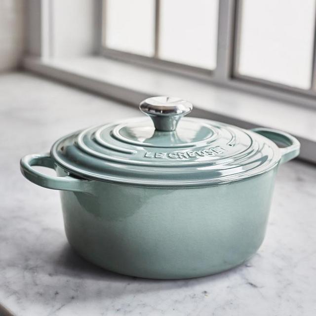 Le Creuset Signature Round Dutch Oven, 4.5 qt.