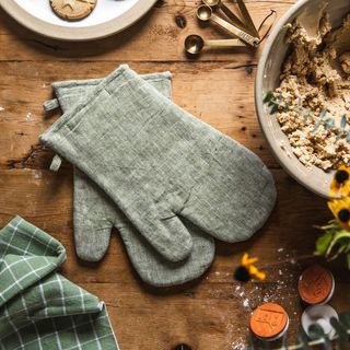 Washed Linen Oven Mitt