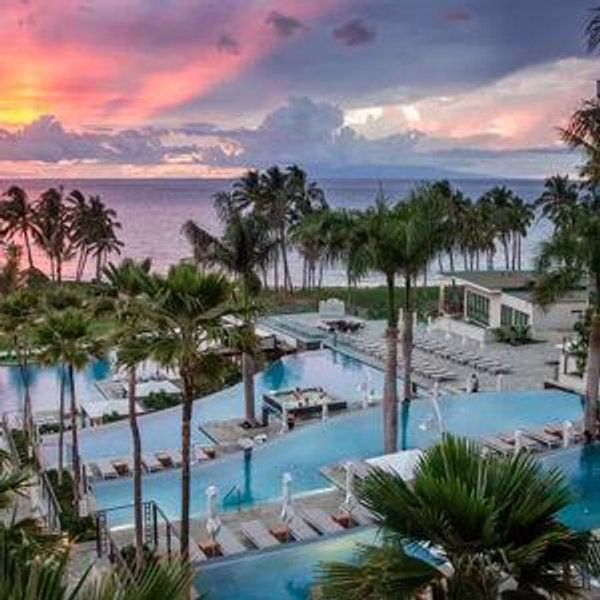 Honeymoon: Resort in Hawaii