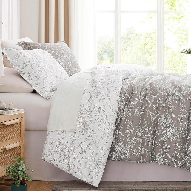Southshore Fine Living, Inc. Reversible Floral Queen Size Duvet Cover Set, – Easy Care Full/Queen Bedding – Includes 1 Duvet Cover and 2 Pillow Shams, Machine Washable, Winter Brush Warm Sand