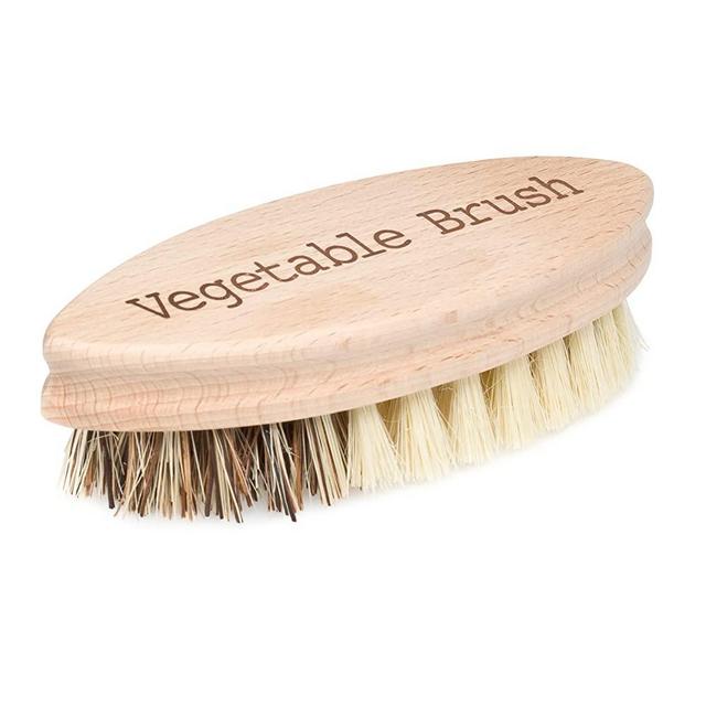 Hard and Soft Side Vegetable Brush, Durable Beechwood Handle, 2 Different Bristle Strengths for Cleaning Delicate or Tough-Skinned Vegetables, Easy to