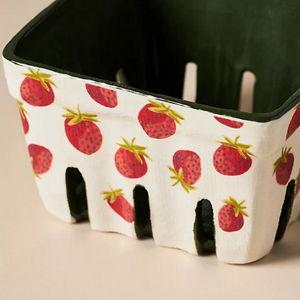 Fruta Stoneware Strawberry Basket