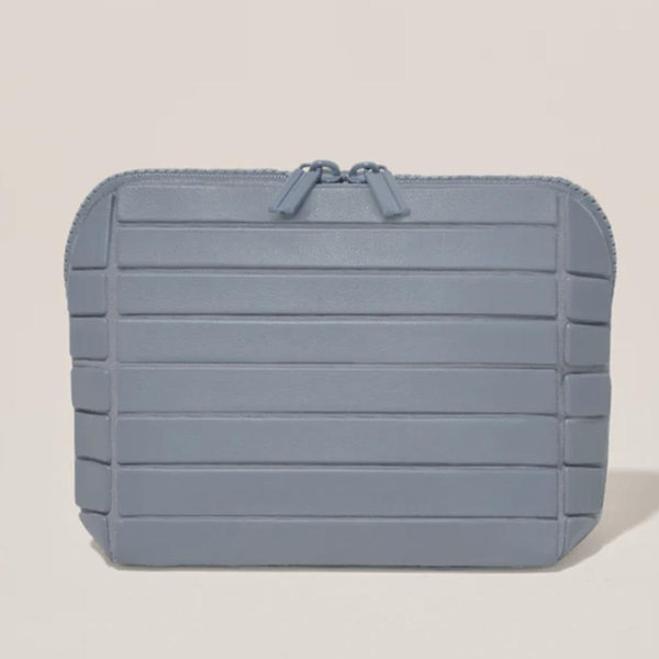 the small slate traveller