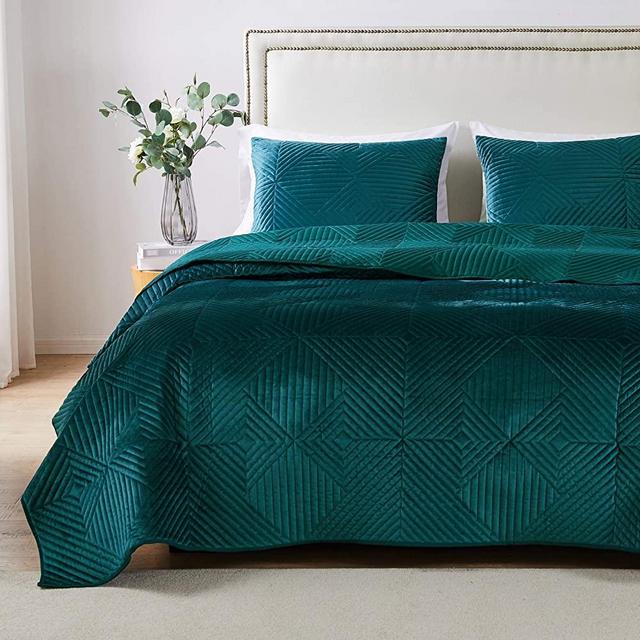 Barefoot Bungalow Riviera Velvet Quilt and Pillow Sham Set, King/California King (3 Piece), Teal