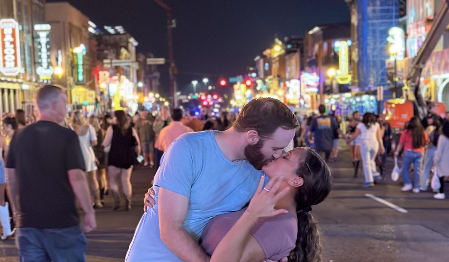 The Wedding Website of Lindsay Lipsky and Eric Van Dongen