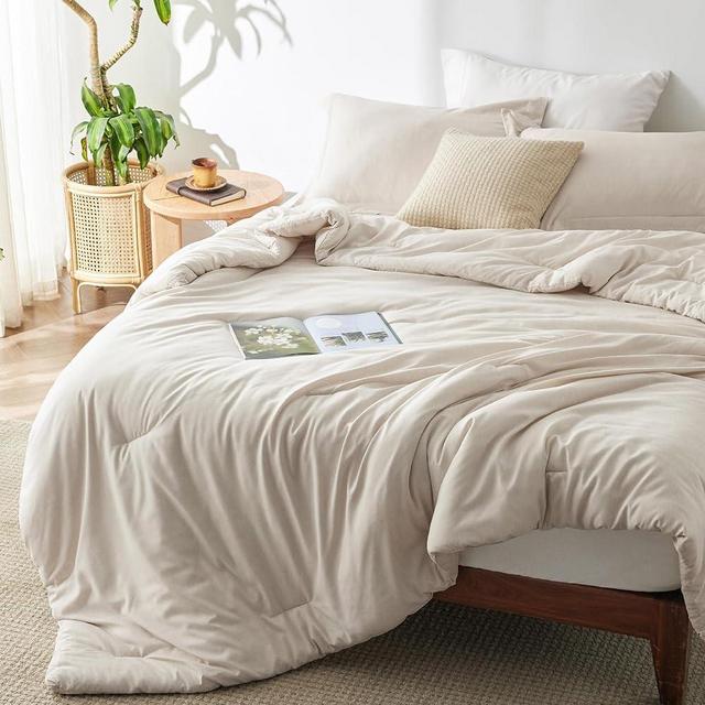 Bedsure Oversized Queen Comforter Set - Beige Oversized Queen Size Comforter, Soft Bedding for All Seasons, Cationic Dyed Bedding Set, 3 Pieces, 1 Comforter (98"x98") and 2 Pillow Shams