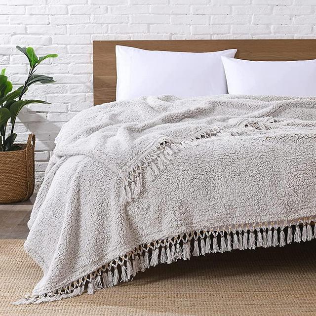 Ultra Soft Fleece Sherpa Blanket Queen Size,Lightweight Cozy Boho Bed Blanket with Decorative Tassel, Pattern Reversible, 2 Tones Ombre Light Brown, 90”x90”