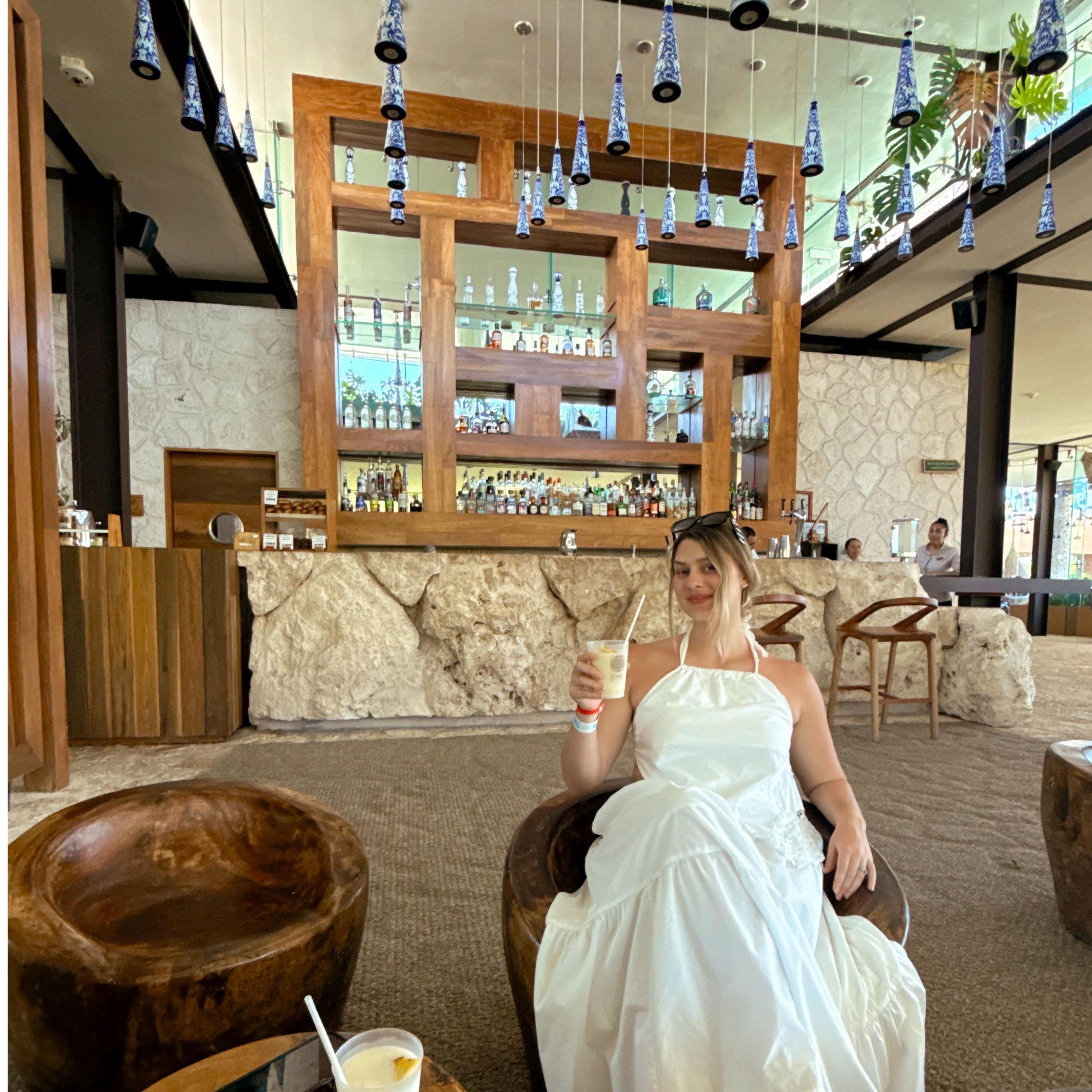 lobby cafe