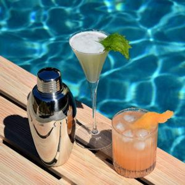 Drinks by the pool