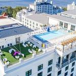 Ara Rooftop Pool & Lounge