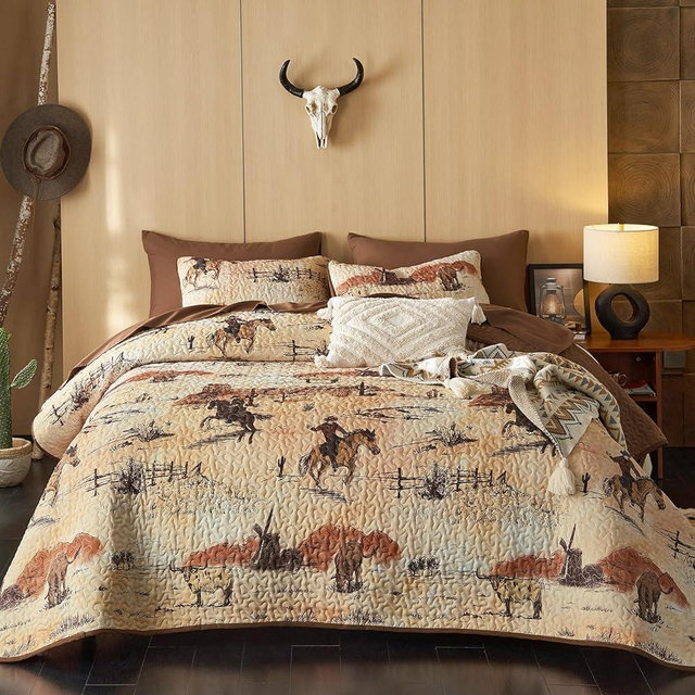 Wake In Cloud - Western Quilt Set, Rustic Ranch Life with Cowboy Southwestern Vintage Country Pattern Printed, Reversible Lightweight Bedspread Coverlet, 3 Pieces, Ochre Brown, Queen/Full Size