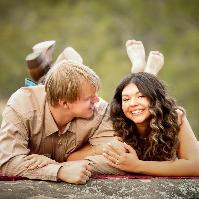 Engagement photos at Garden of the Gods by Jason Gualdoni ๐ธ