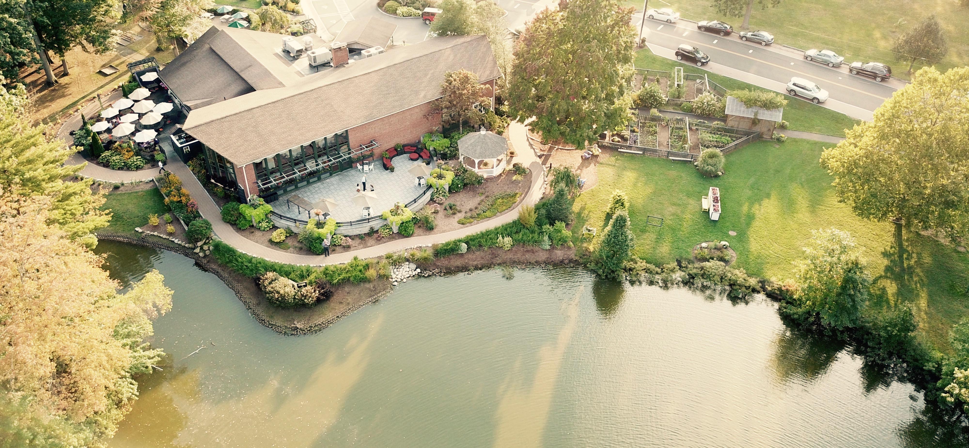 The Wedding Website of Allie White and Gabe Richards