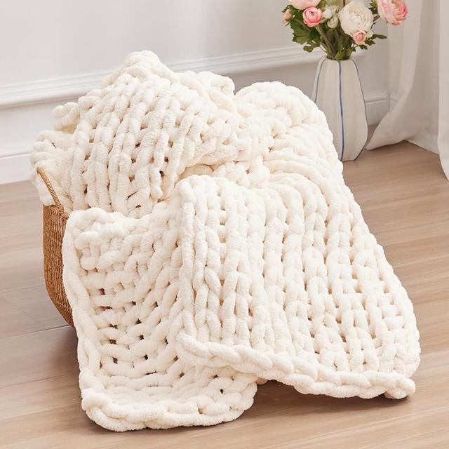 Negwoo Chunky Knit Throw Blanket, 50''*60'' Knitted Throw Blankets for Bed Couch, Handmade Thick Cream Crochet Blanket Big Thich Blanket, Machine Washable Cute Comfy Blanket for Home Decor