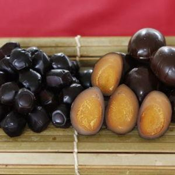 Bizzare Foods: make Ken eat Iron Eggs