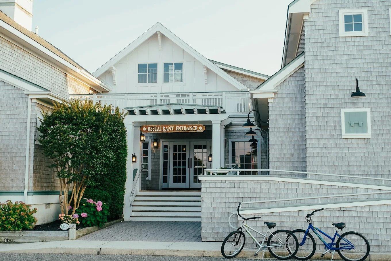 The Wedding Website of Emma Smith-Hogan and Zack Bookbinder