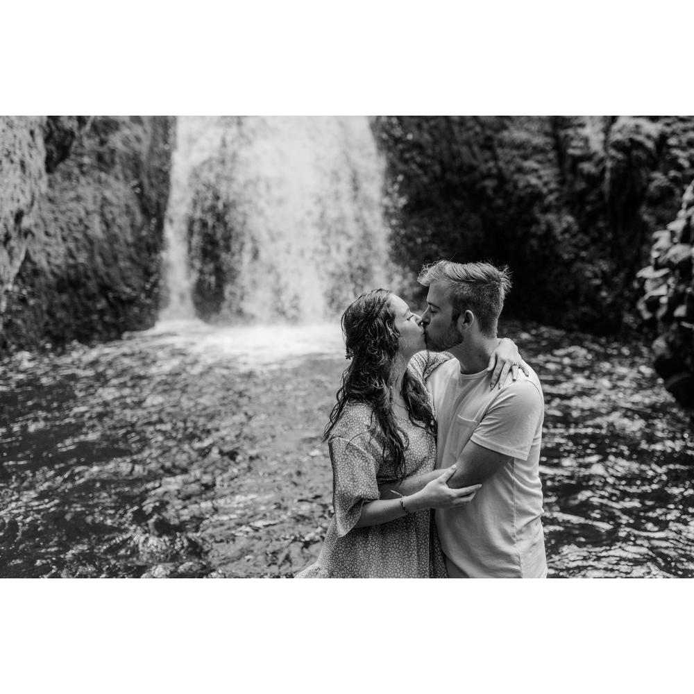 Paris Wedding \u0026 Elopement Videographer - Cinematic \u0026 Vintage, image size:1000x1000