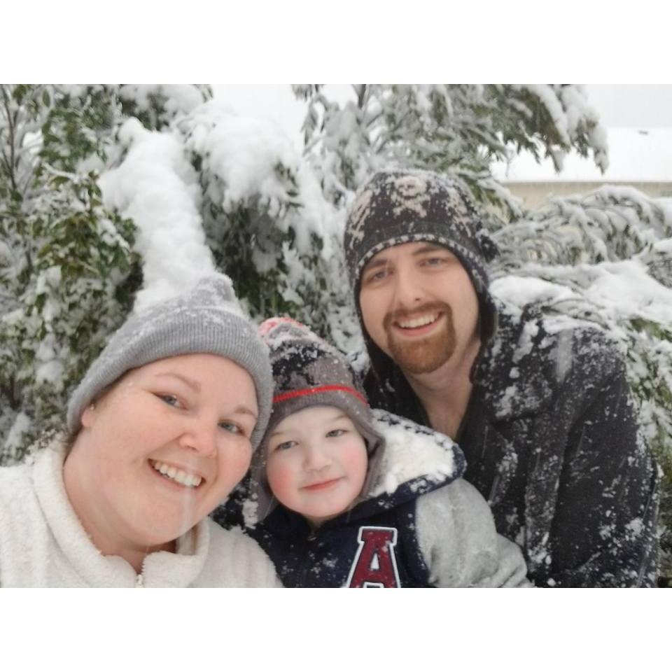 Now Jeff knows what it was like to live in Minnesota, for that whole day!  Grayson loved the snow!