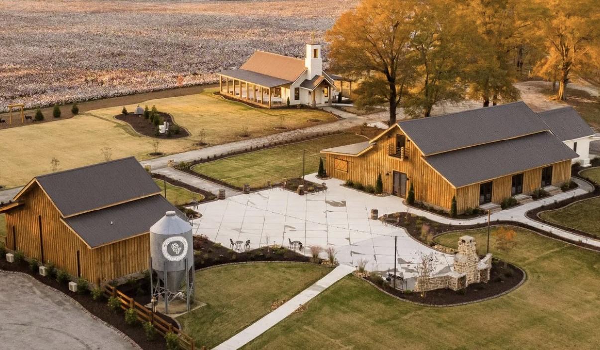 The Wedding Website of Ella Doster and Braeden Evon
