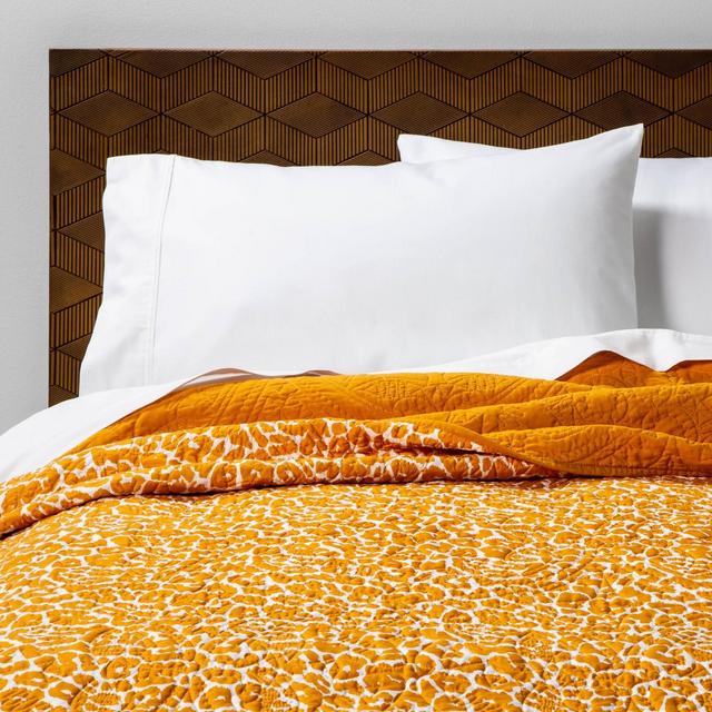 Full/Queen Leopard Medallion Stitch Quilt Saffron - Opalhouse™