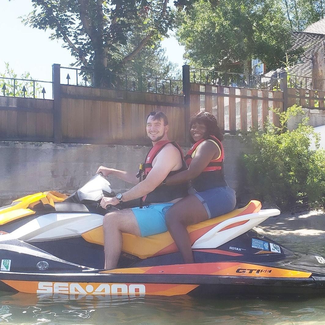 Experiencing donuts is a fun way to bond!