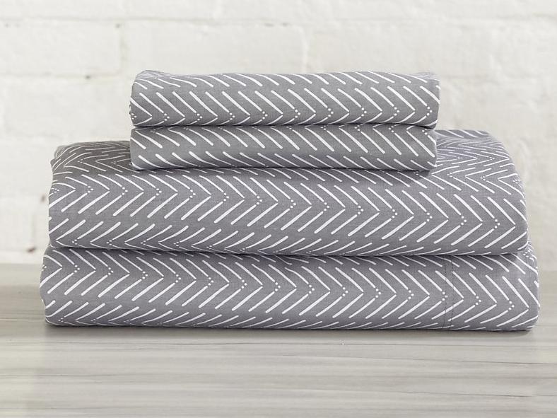 Great Bay Home Carmen Jersey Queen Sheet Set in Chevron Grey