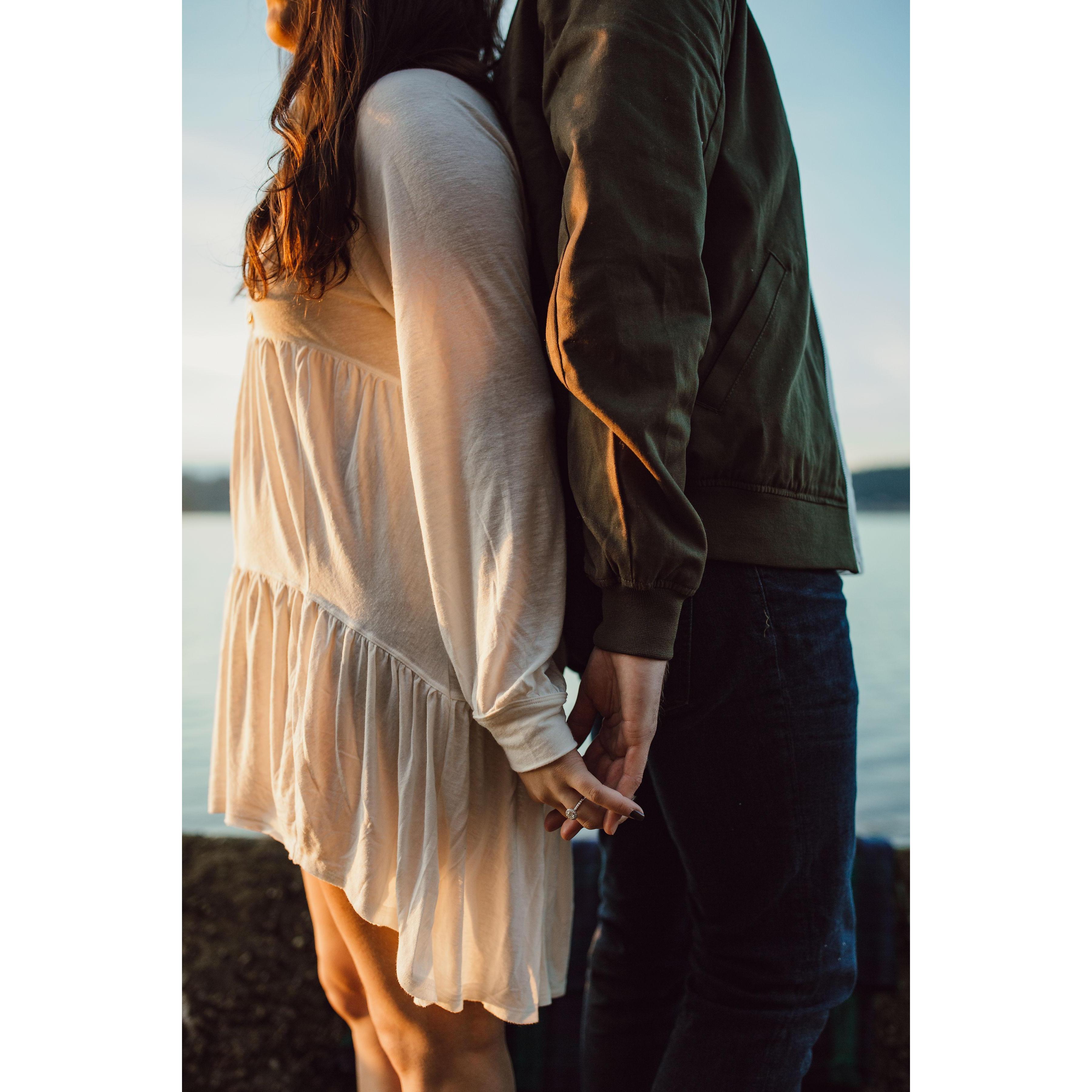 Engagement Photos by carleyjayne photography in Gig Harbor, WA.