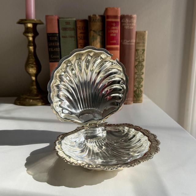 Vintage Ornate Silver Seashell Clam Shell Trinket Dish Ring Dish, Shell Serving Caviar Dish, Vintage Clam Shell Bowl, Vintage Under the Sea