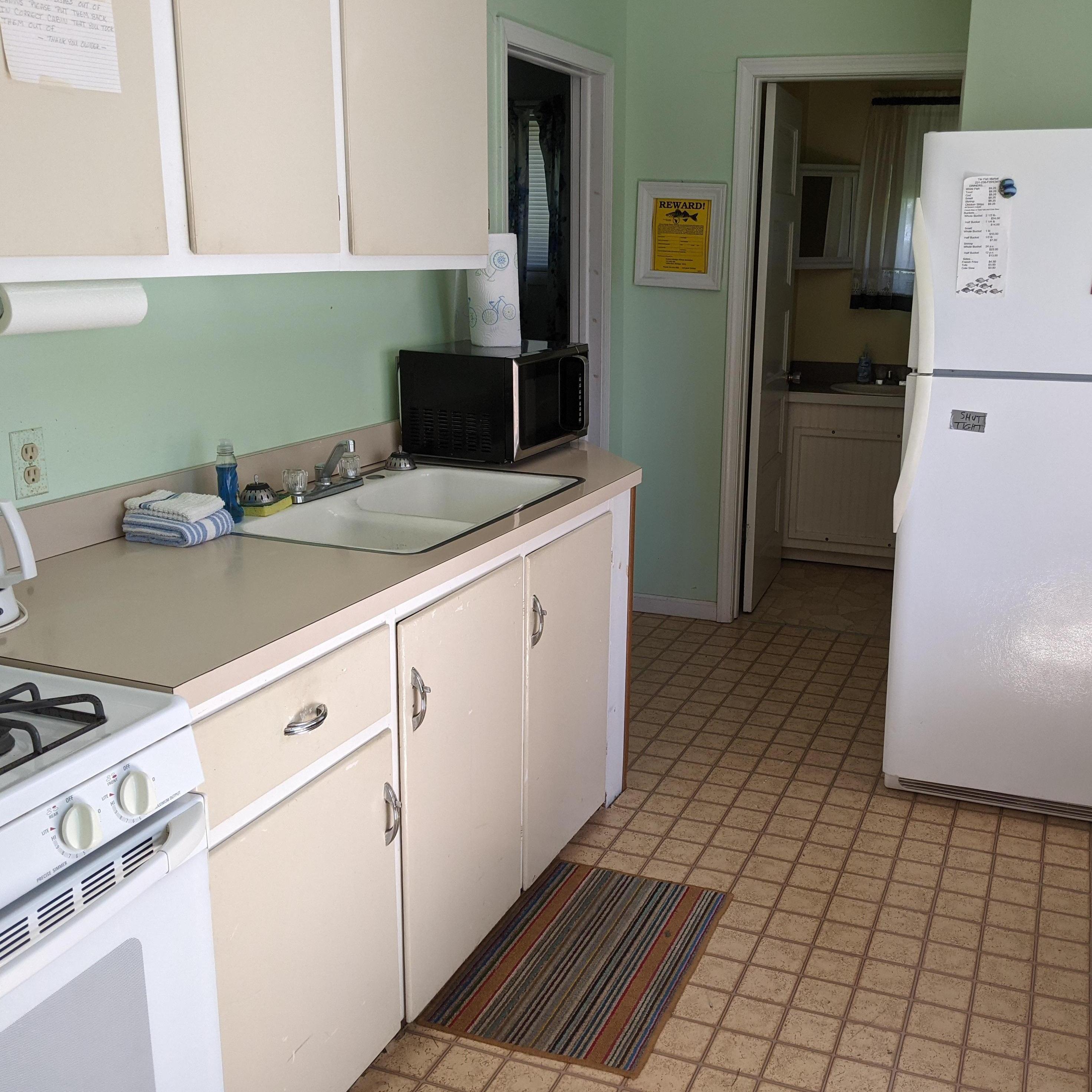 Cabin White (Medium sized cabin)
Kitchen