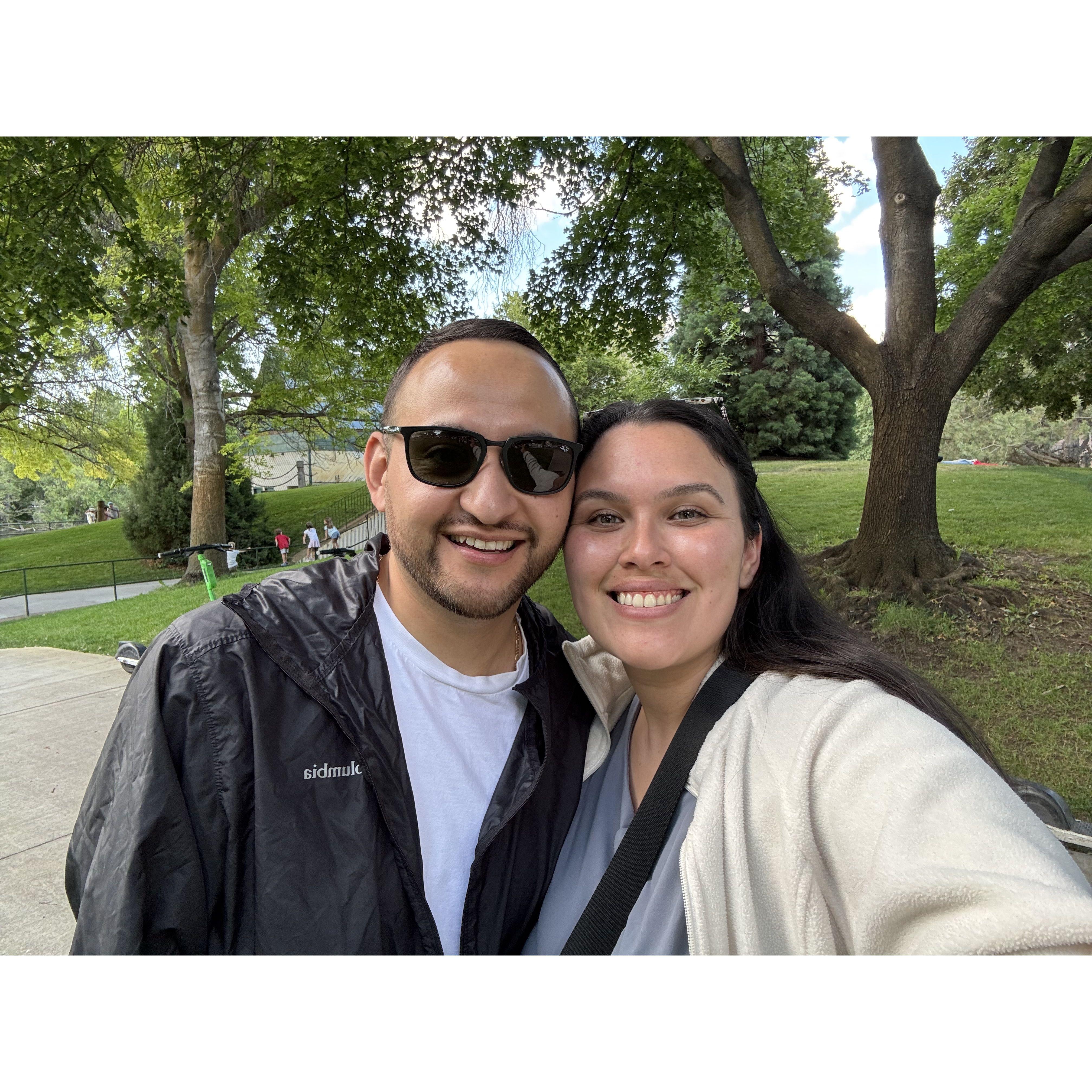 Bike riding on the Greenbelt in Boise!
¡Paseando en bicicleta por el Greenbelt en Boise!