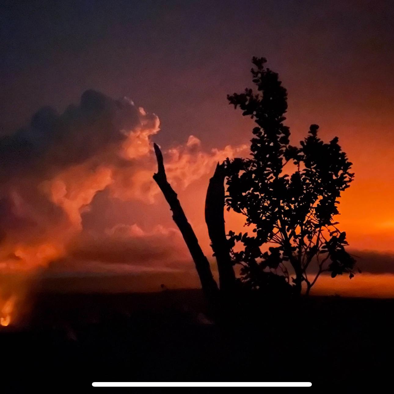 11/28/22 – Alex turned 30, and Mauna Loa erupted for the first time in 38 years! Night hike views!

Alex tròn 30 tuổi, và Mauna Loa phun trào lần đầu sau 38 năm! Ngắm nhìn từ chuyến đi bộ đêm!