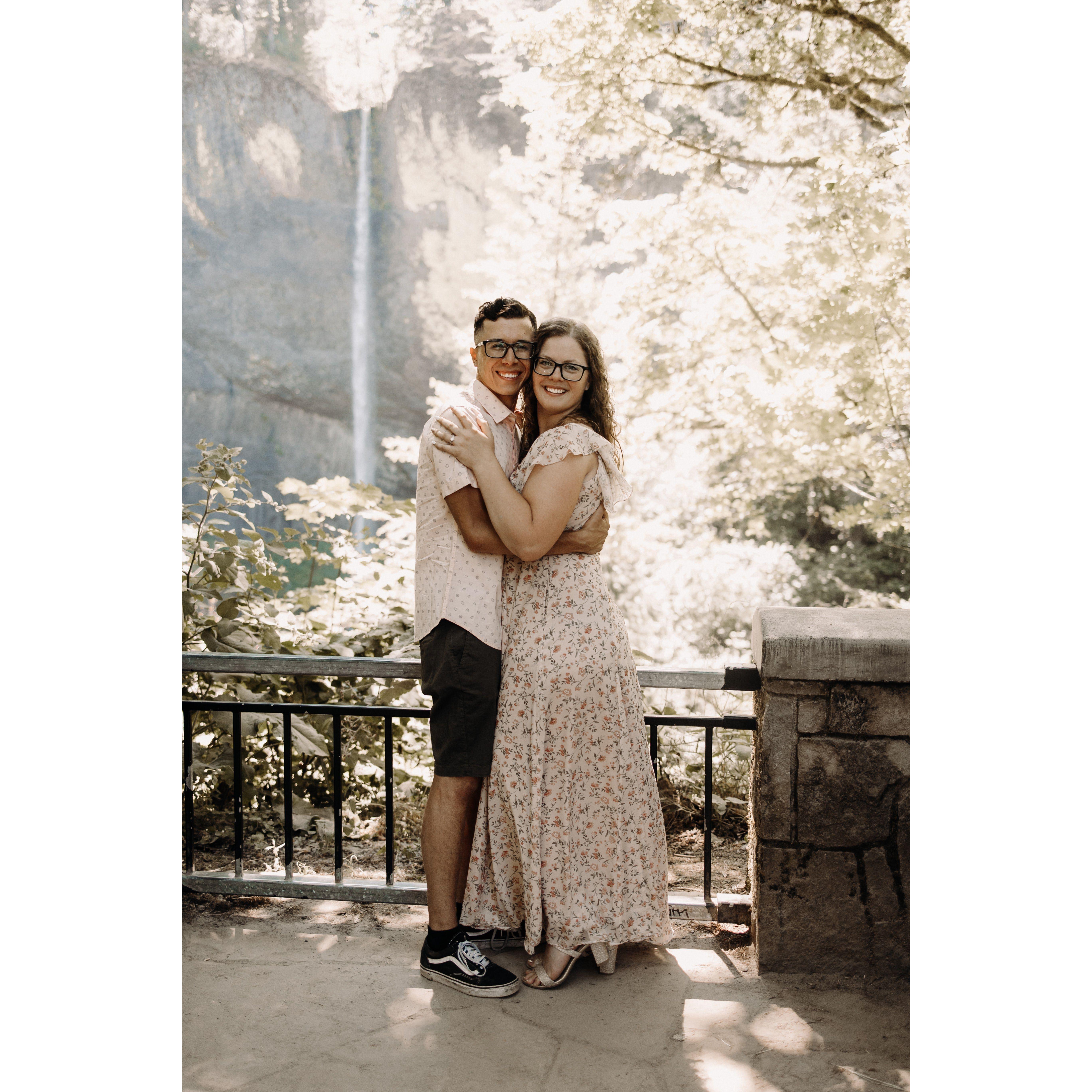 Engagement photos around Multnomah Falls- 2023
