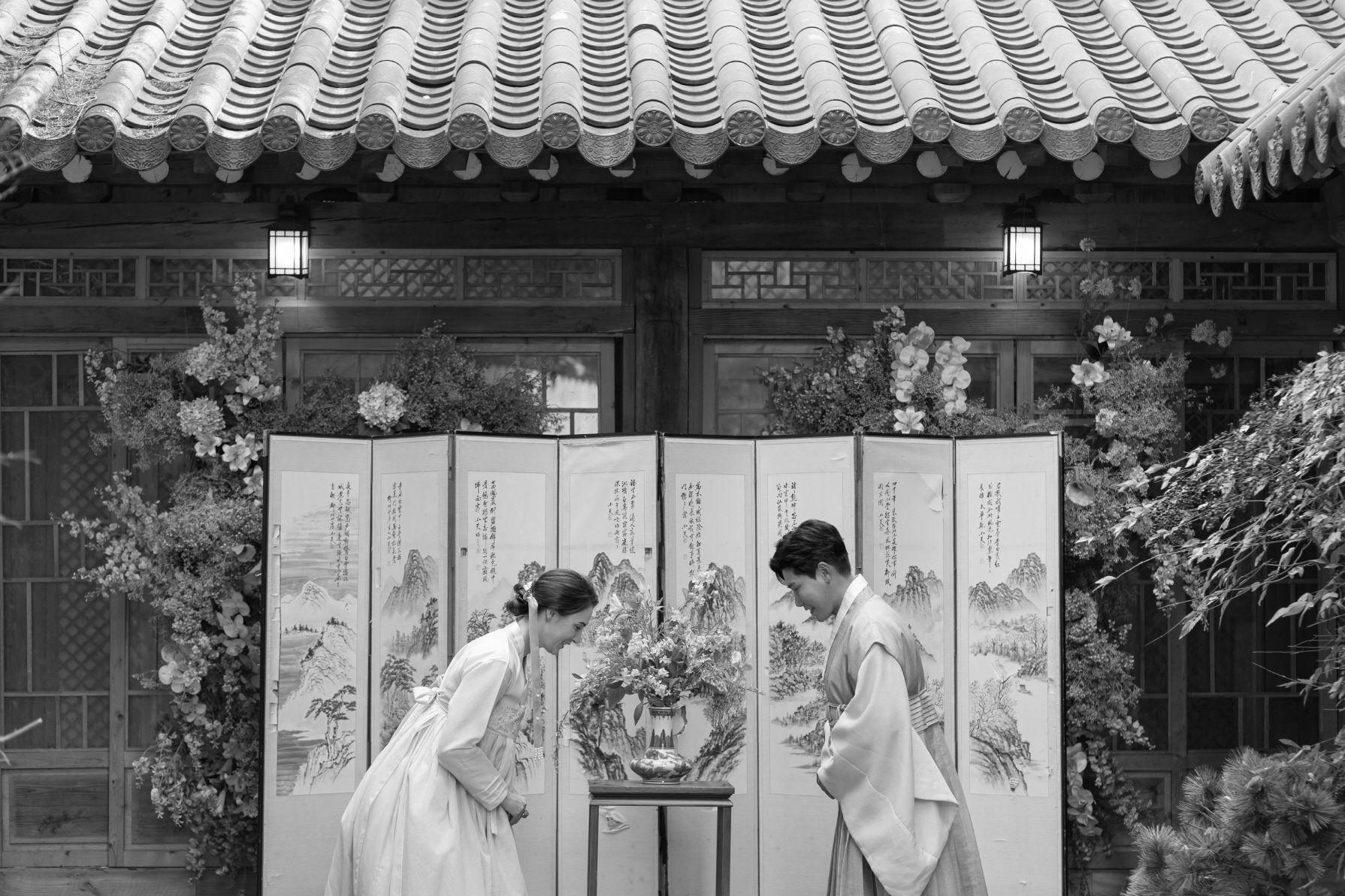 The Wedding Website of Emma Louise Davis and Hyunuk Park