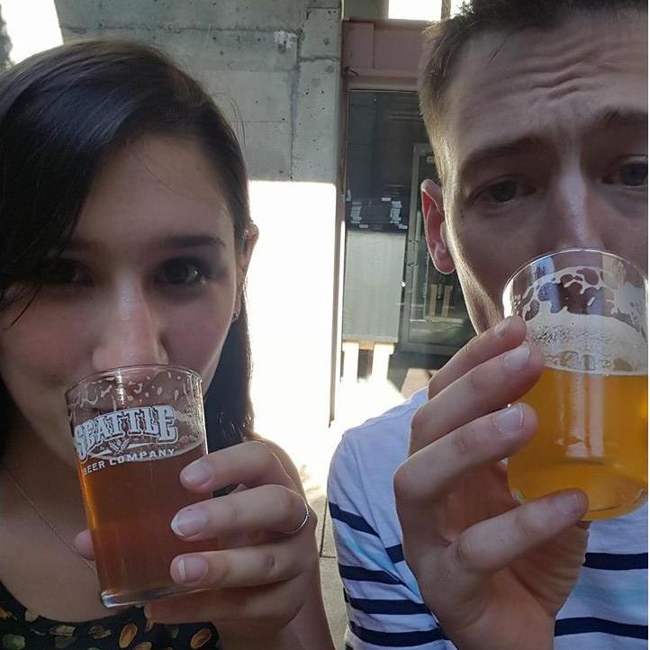 Beers & dramatic lighting
Seattle, WA 2016