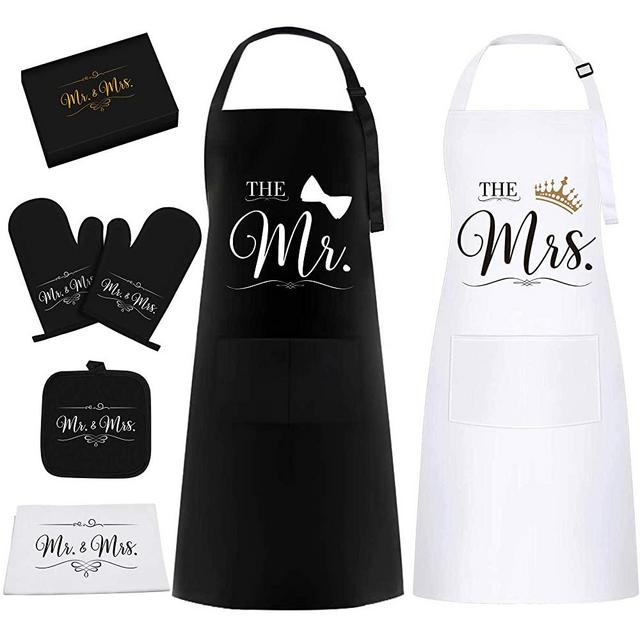 Mr & Mrs Aprons Gift Set for Couple - Funny Housewarming Wedding Gifts for Couple, Engagement Gifts for Women, Bridal Shower Gift for Bride with Dish Towel, Oven Mitts & Pot Holder