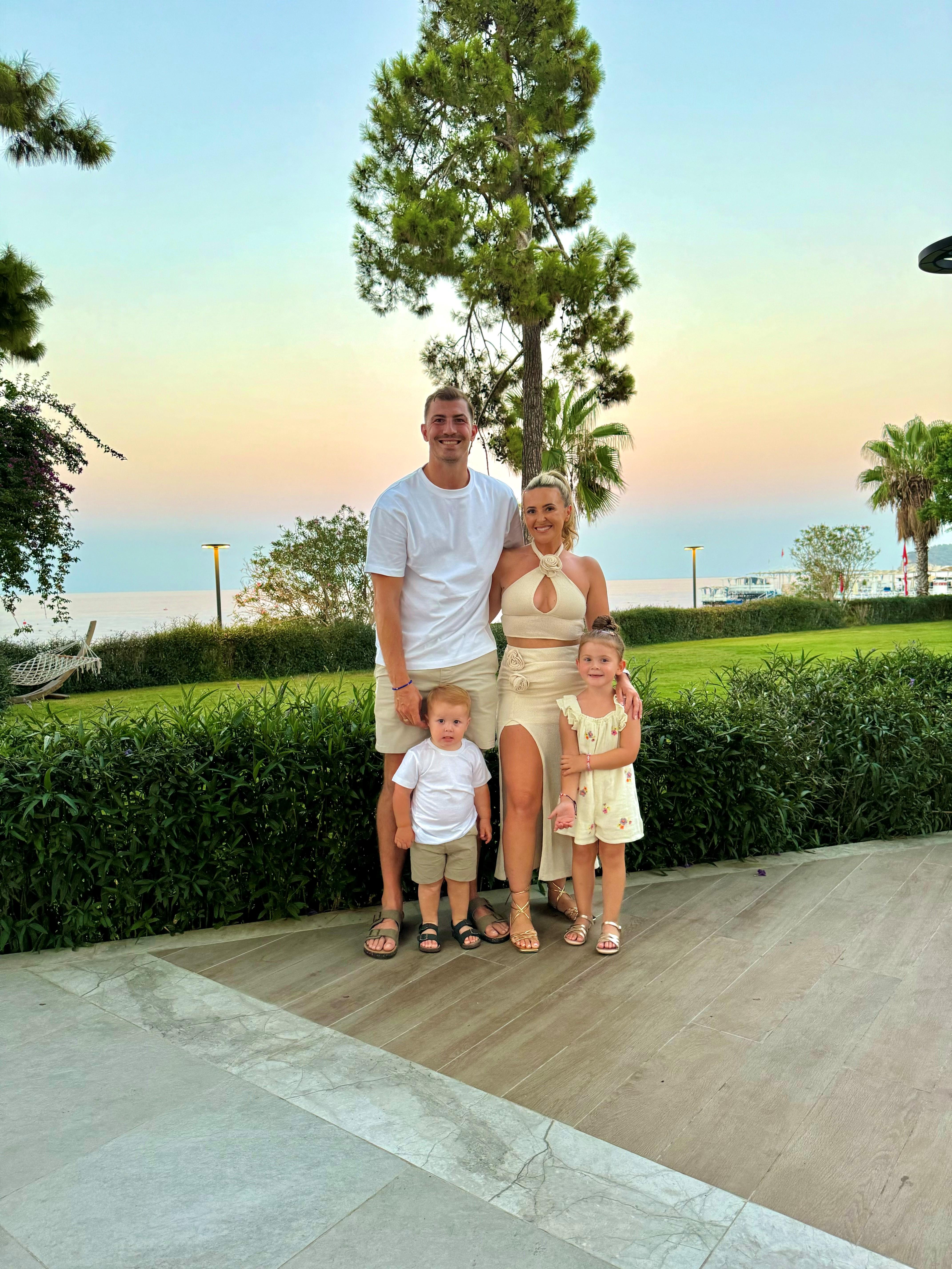 The Wedding Website of Charlotte Strange and Jake Younie