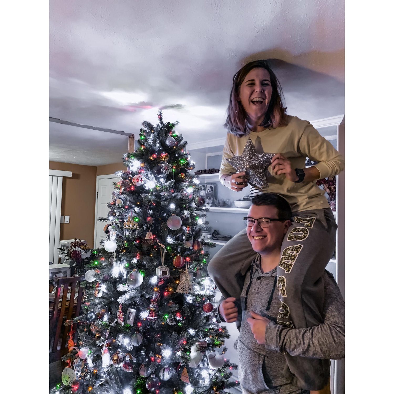 Decorating Melyssa's Christmas tree together