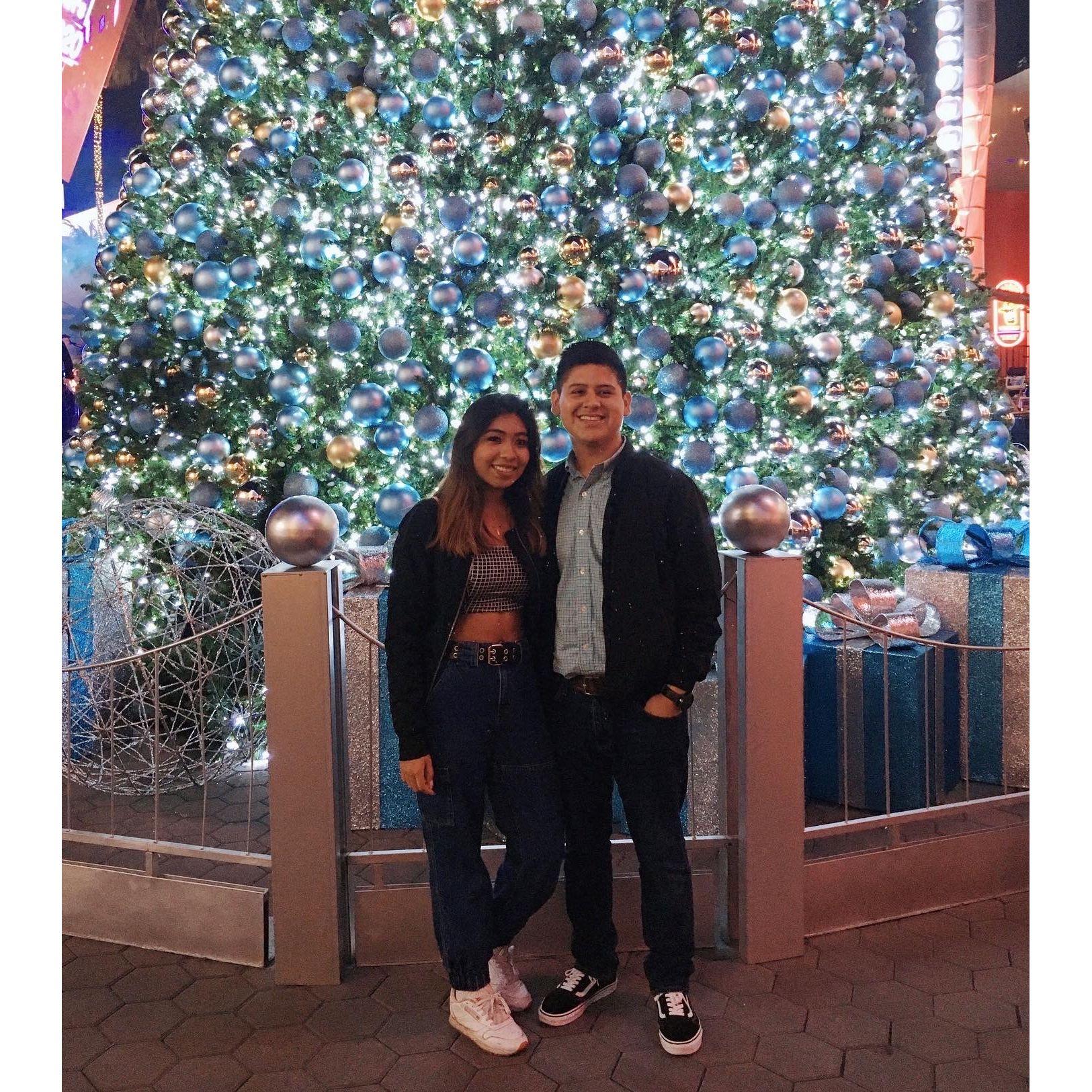 Our first picture together, ever, as friends. 2019
Nuestra primera foto juntos, como amigos. 2019