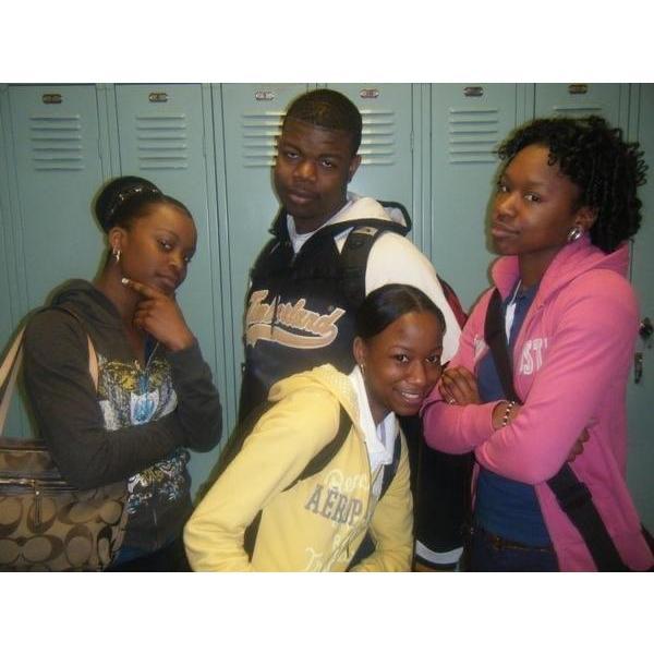High school Dayz we ran the hallways lol 

Kelli, Resse, Poka & Jeff