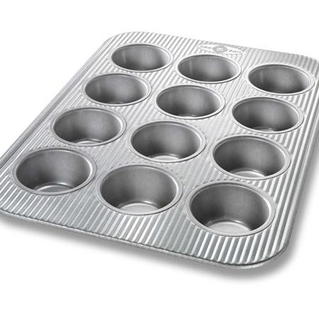 12 Cup Muffin Pan by USA Pan